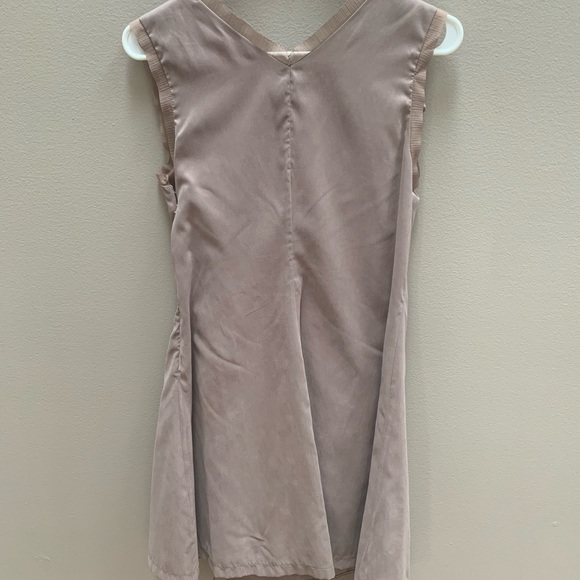 Ryu Sleeveless Dress. Size Small - Picture 2 of 3
